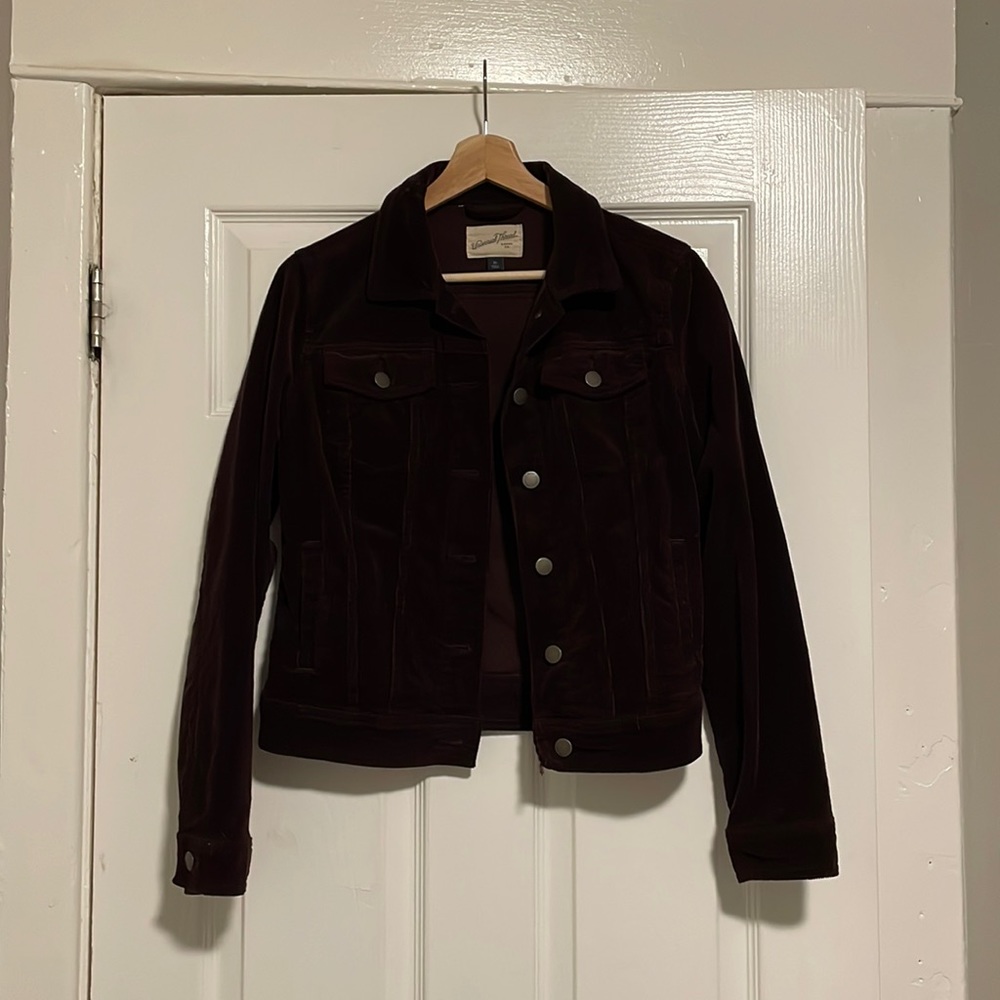Universal Thread jacket, size XS, purple.